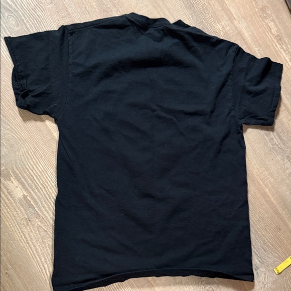 Steven Rhodes Black T-Shirt Caring for Demon Cat - Picture 8 of 8